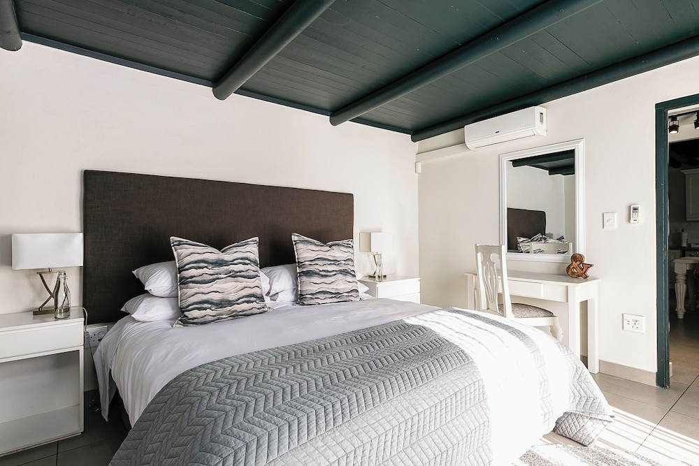 2 Bedroom Beach Villa with Pool #1 - Photo 3
