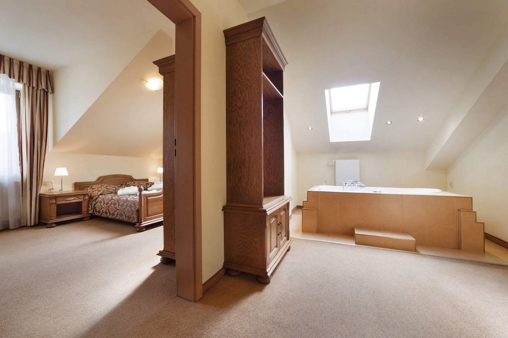 Comfort Suite photo 2