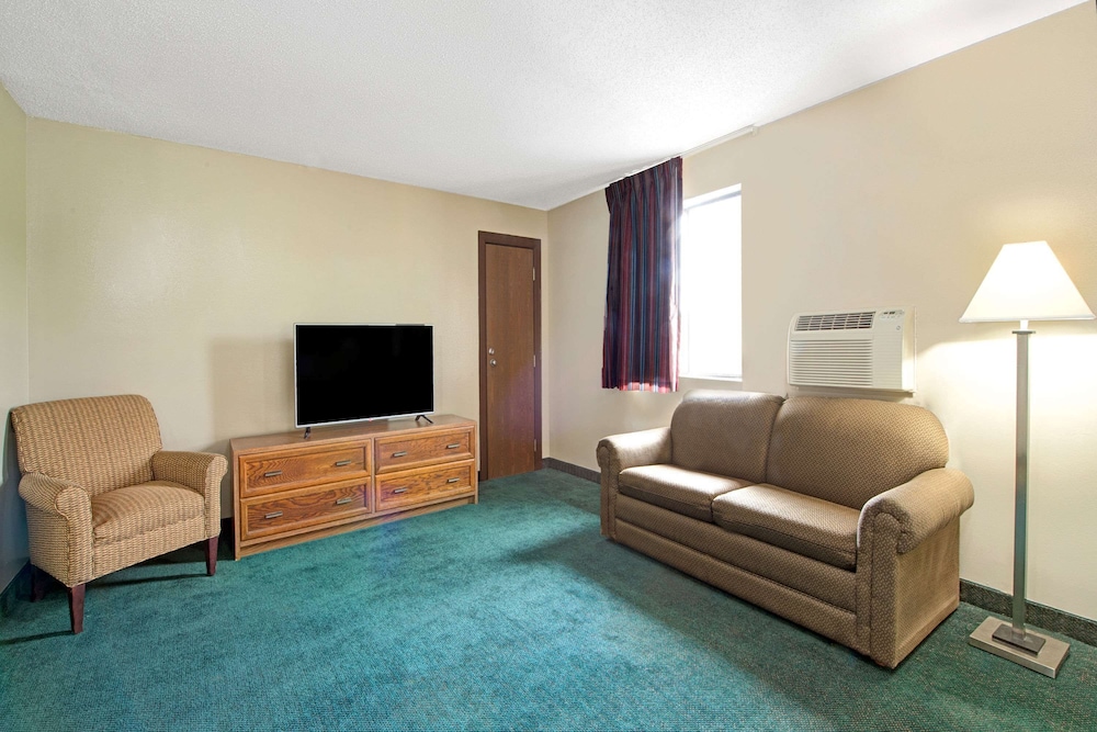 Suite, 1 King Bed, Non Smoking