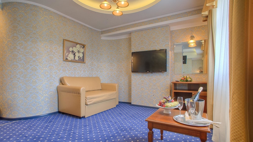 Junior Double Room, 1 Double Bed with Sofa bed, Courtyard Area photo 3