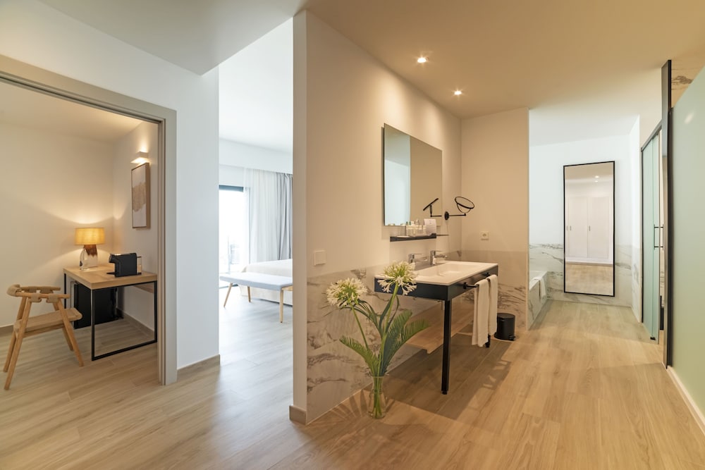 Mediterranean Suite (1_4)