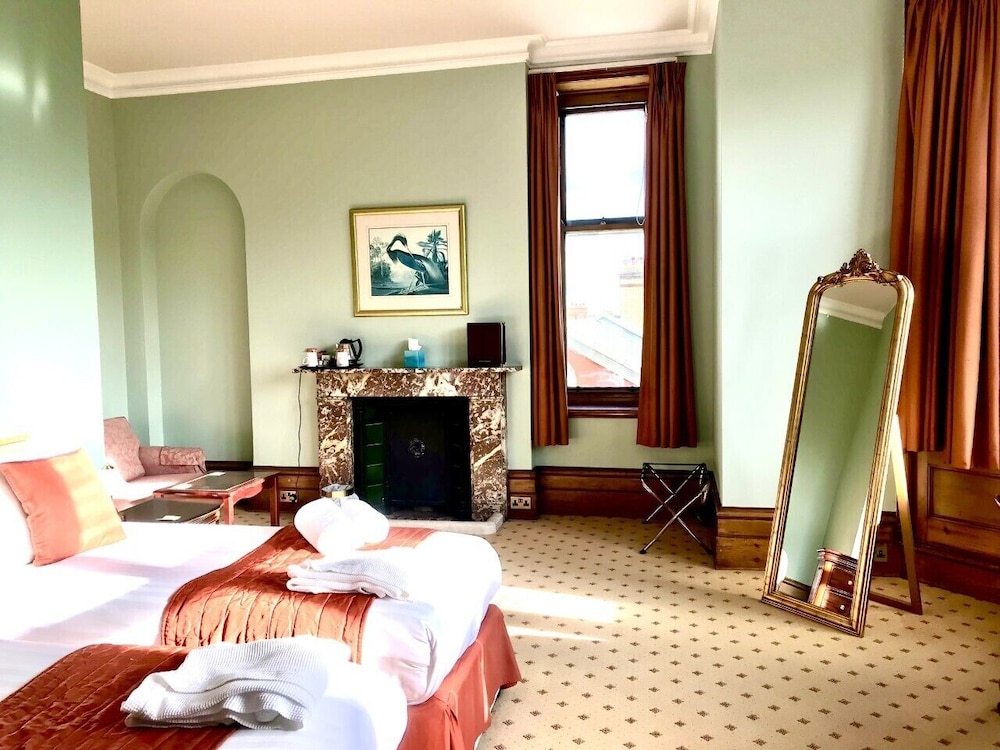 Deluxe Double or Twin Room, 1 Bedroom, Partial Sea View photo 3