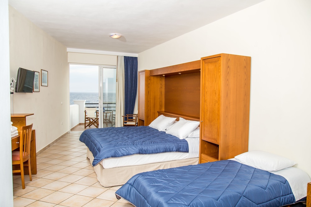 Superior Studio, Sea View, Sea Facing (Triple) photo 1