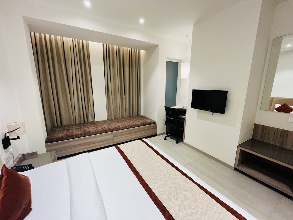 Executive Room - Photo 3