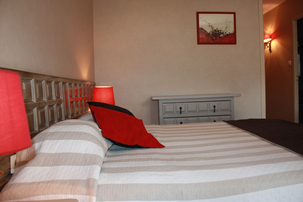 Comfort Room, Balcony, River View (South) photo 3