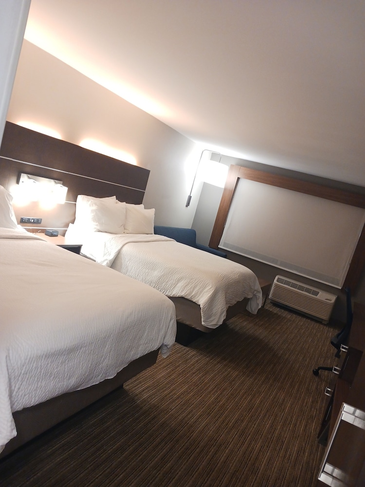 Suite, Multiple Beds photo 1