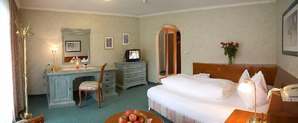 Deluxe Single Room, Balcony, Mountain View