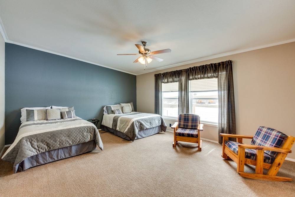 House (4 Bedrooms) photo 2