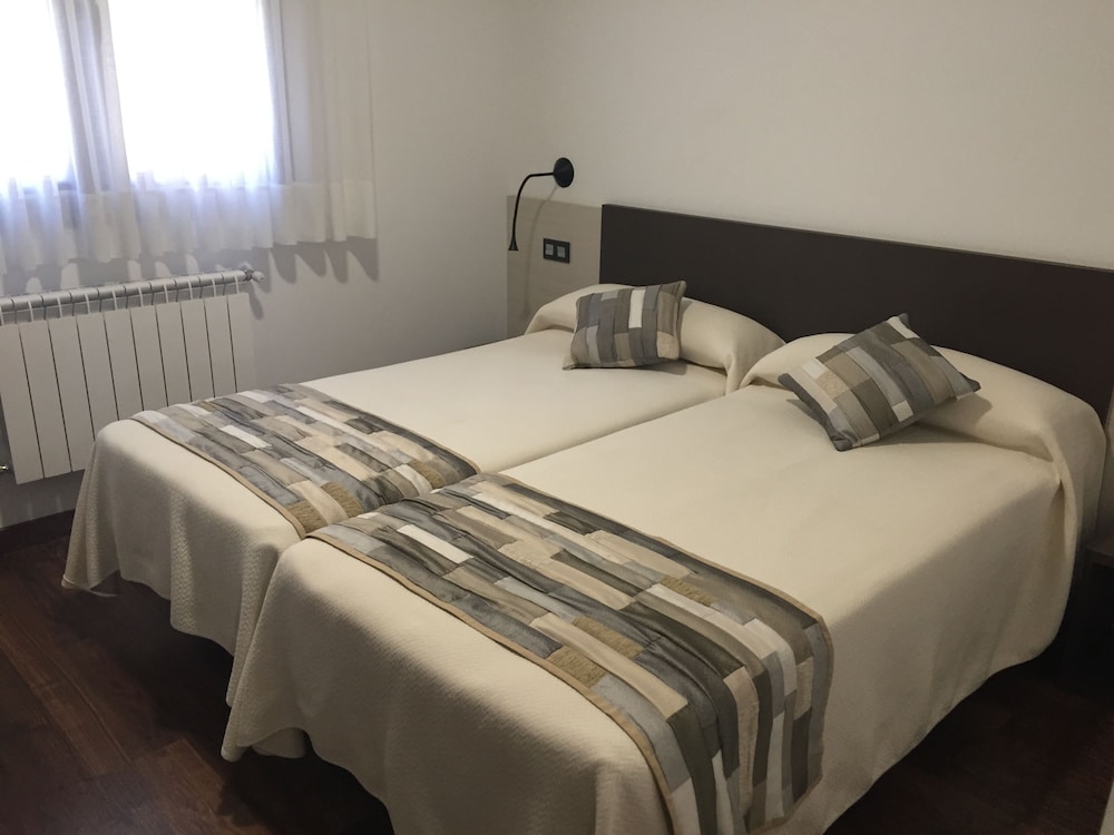 Standard Double or Twin Room photo 2