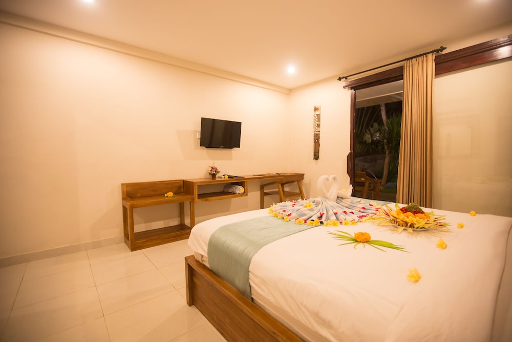 Deluxe Room, Pool View - Photo 3
