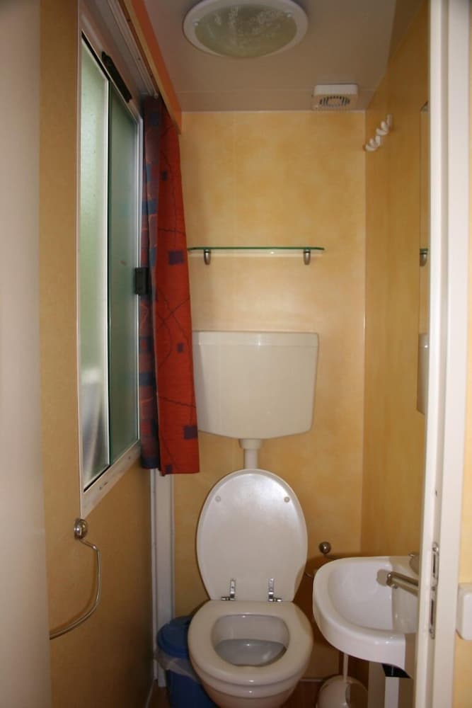 Mobile Home photo 2