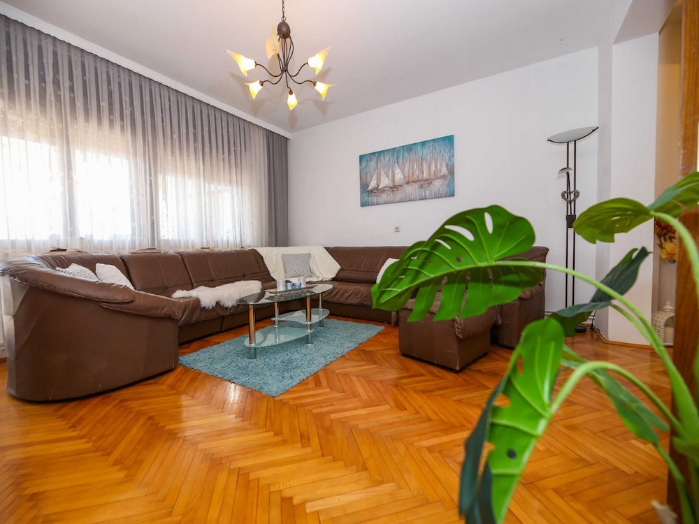 Apartment (Three Bedroom Apartment with Terrace )