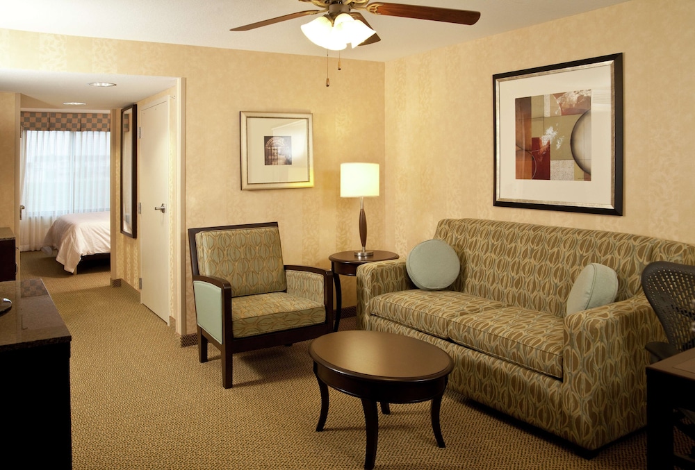 Junior Suite, 1 King Bed, Accessible photo 3
