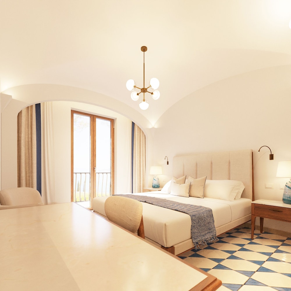 Deluxe Room, 1 King Bed, Sea View
