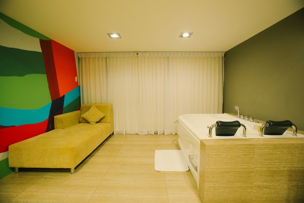 Executive Suite, 1 King Bed, Ocean View photo 3