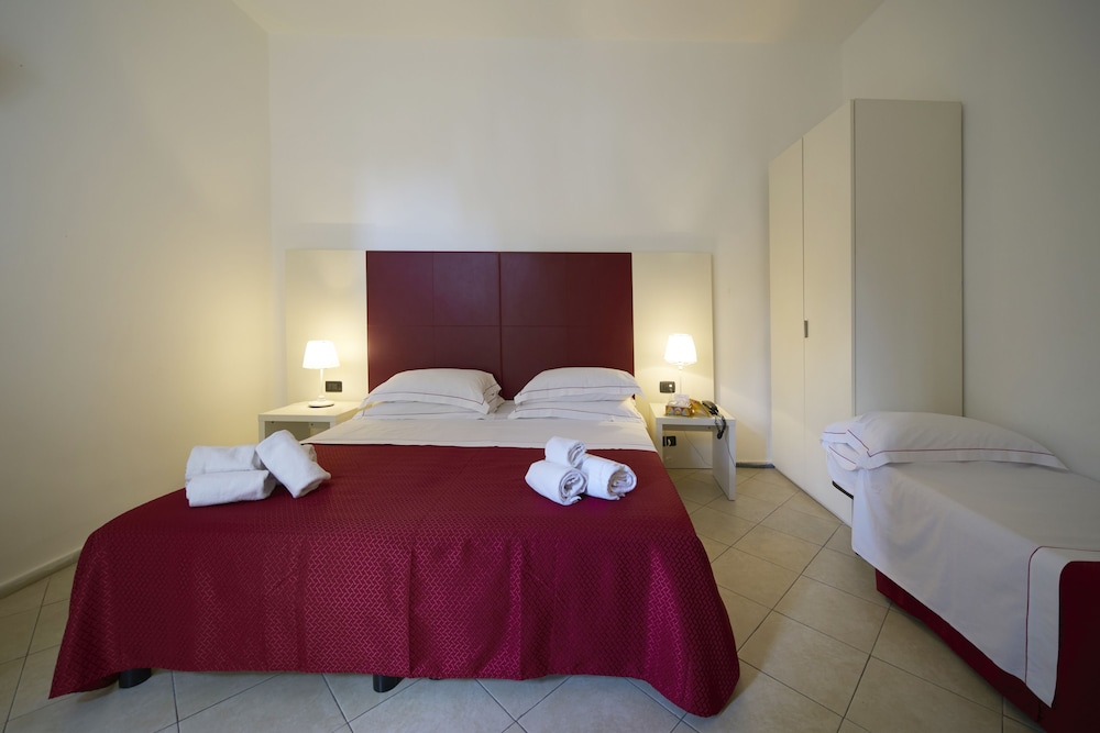 Classic Triple Room - Photo 1