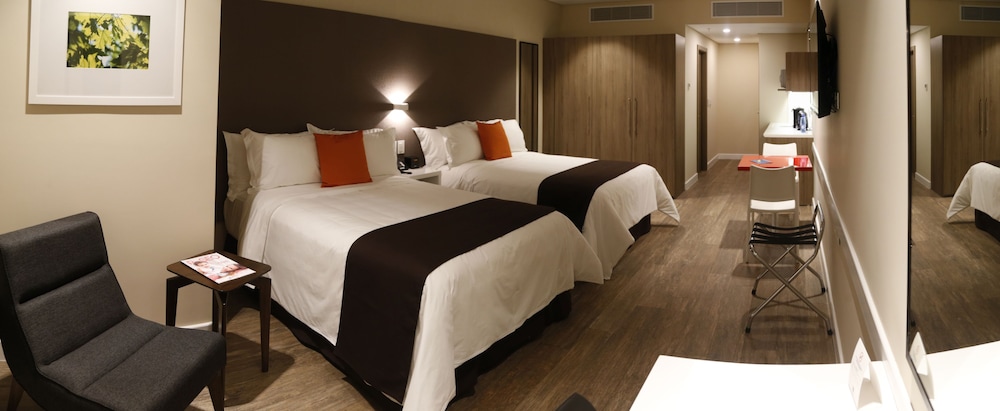 Superior Twin Room, City View photo 2