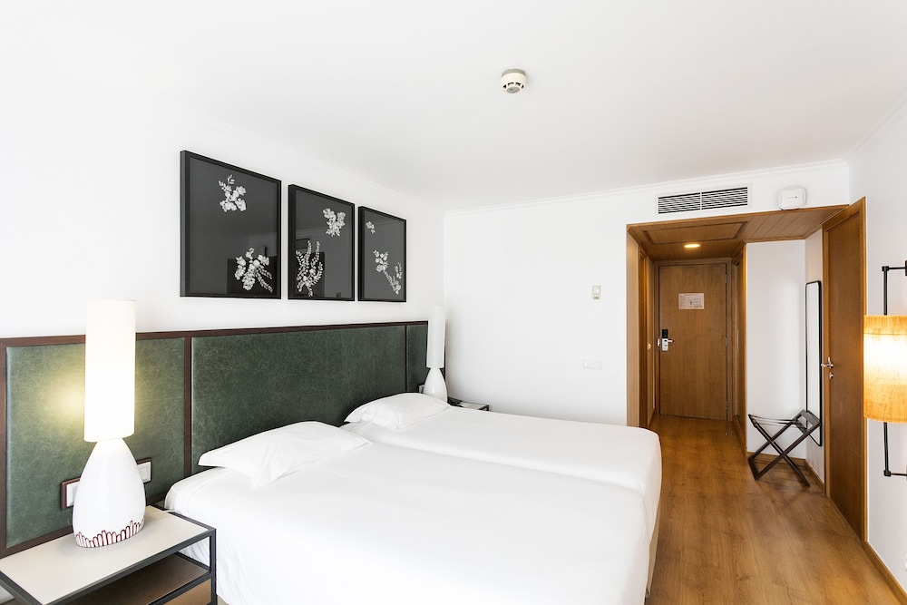 Business Double or Twin Room - Photo 13