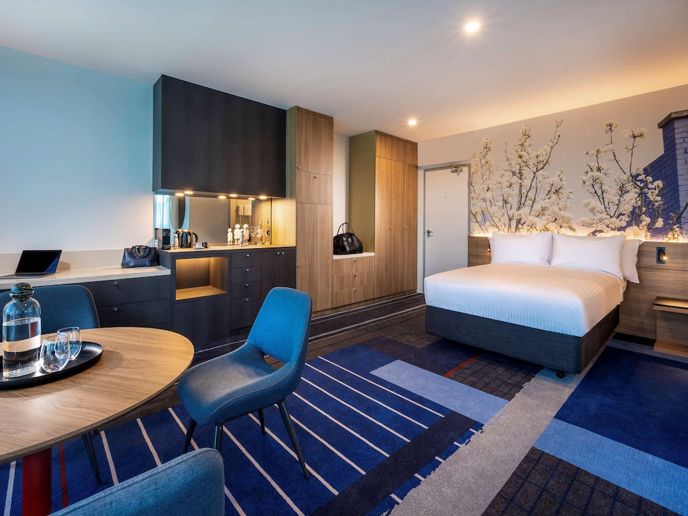 Executive Suite, 1 King Bed - Photo 7