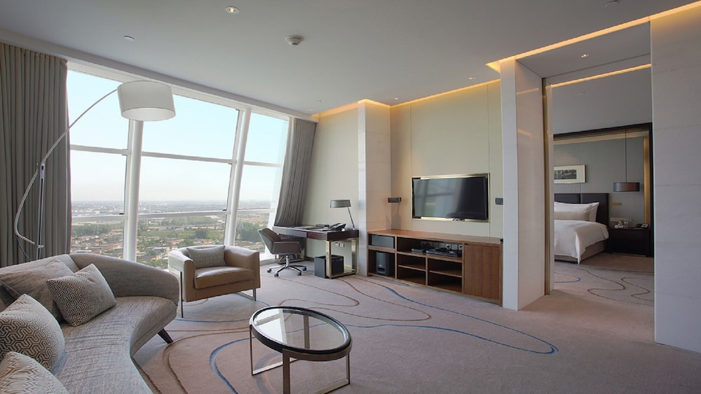 Superior Suite, City View photo 3