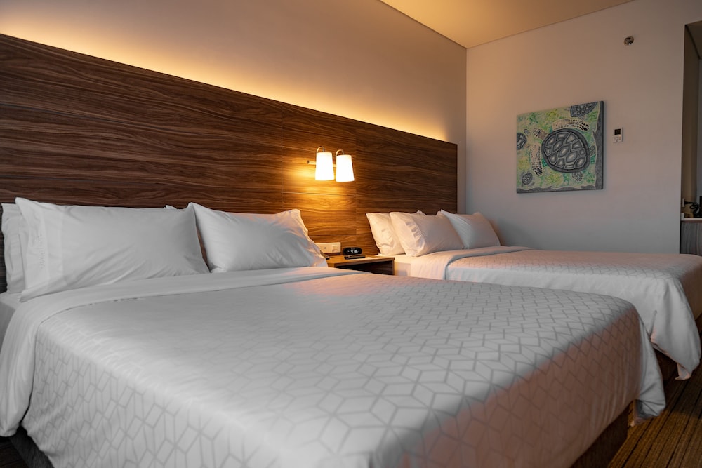 Standard Room, 2 Queen Beds (Walk-In Shower) - Photo 5