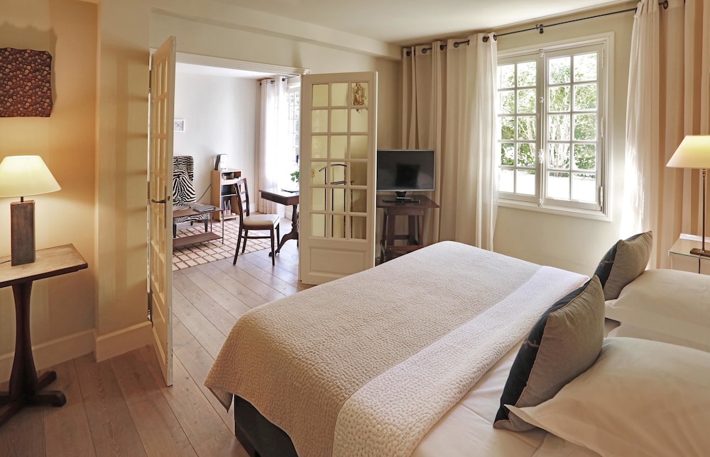Junior Suite, 1 Queen Bed photo 1