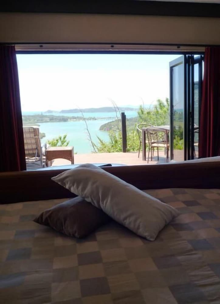 Deluxe Suite, 1 King Bed, Sea View, Sea Facing photo 3