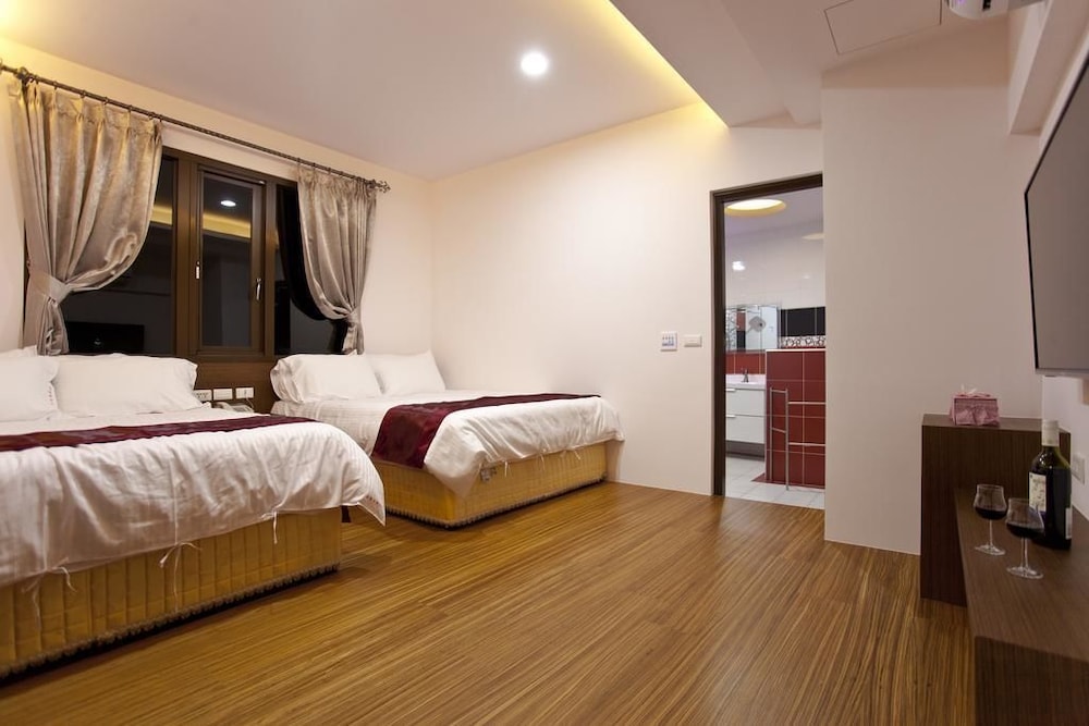 Standard Quadruple Room, Mountain View photo 1