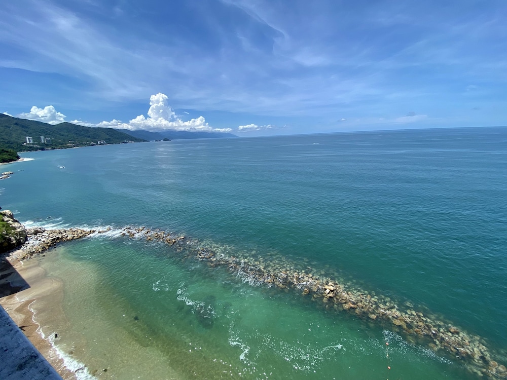 1 Bedroom Apartment With Large Terrace Oceanfront