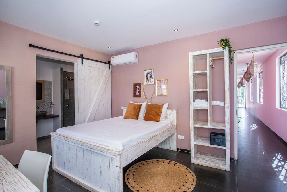 Comfort Room, Balcony photo 1