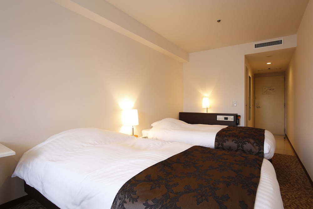 Standard Twin Room, Non Smoking, Mountain View - Photo 3