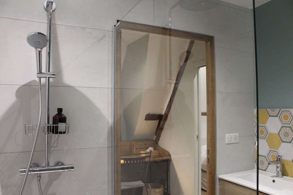 Comfort Room photo 2