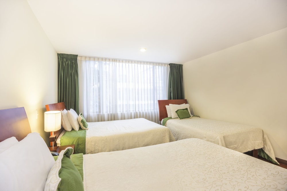 Standard Triple Room, City View photo 1