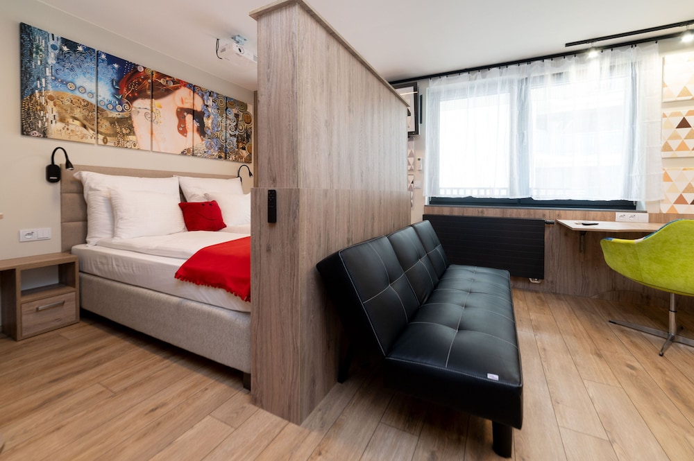 Premier Studio Suite photo 1