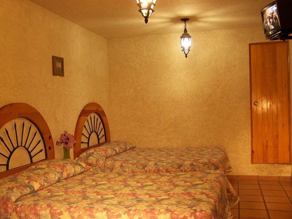 Basic Double or Twin Room, 1 Double Bed photo 3