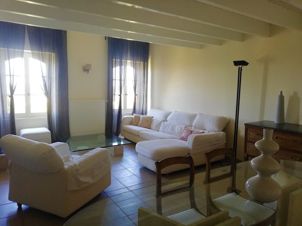 Apartment photo 1
