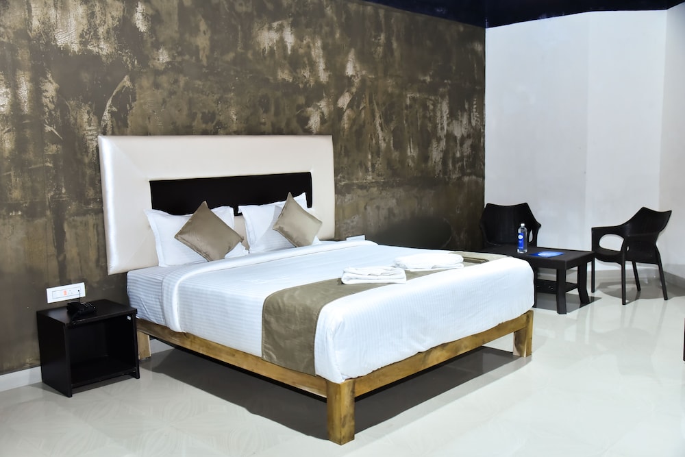 Royal Villa photo 3