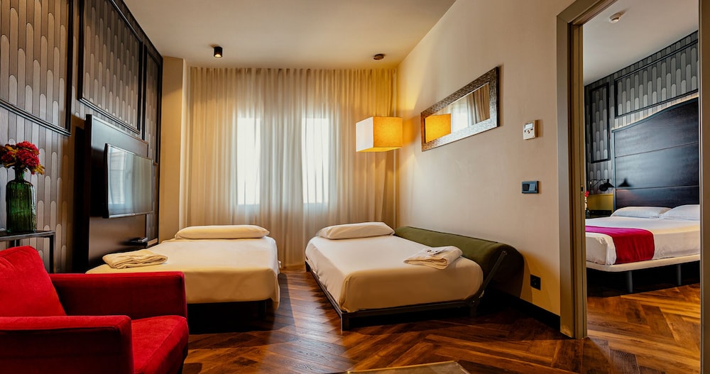 Family Quadruple Room - Photo 10