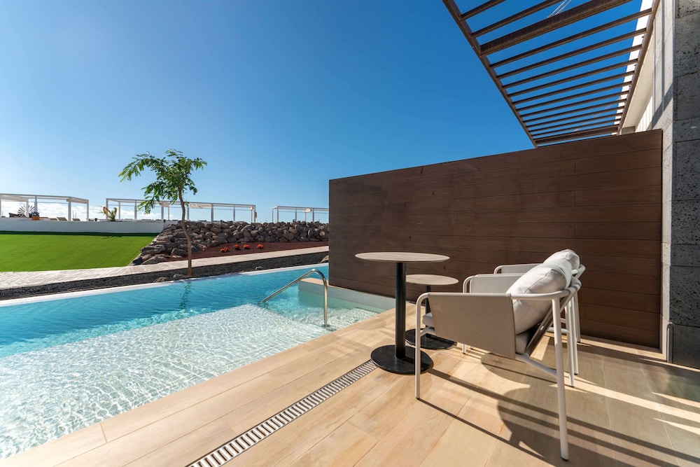 Deluxe Room (Swim Up) - Photo 5