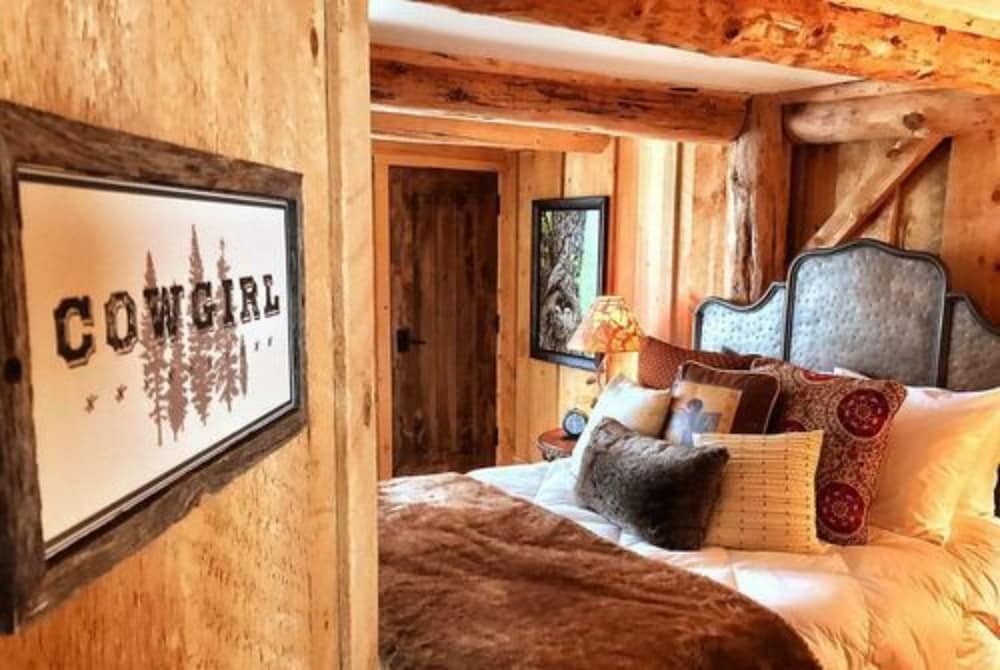 Cowgirl Room