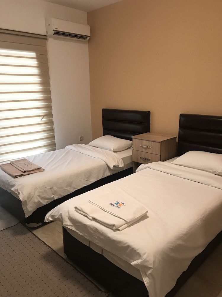 Standard Room, 1 Double or 2 Twin Beds photo 3