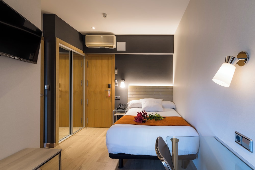 Single Room - Photo 1