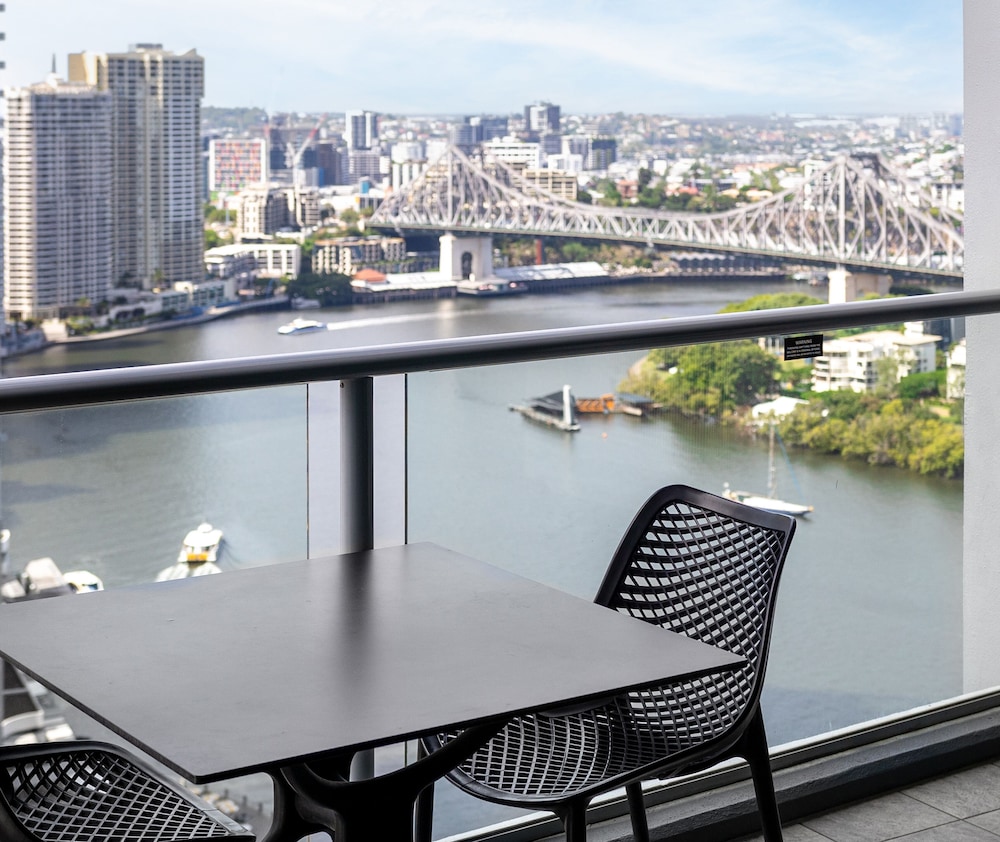 Apartment, 2 Bedrooms, River View (No Housekeeping) - Photo 2