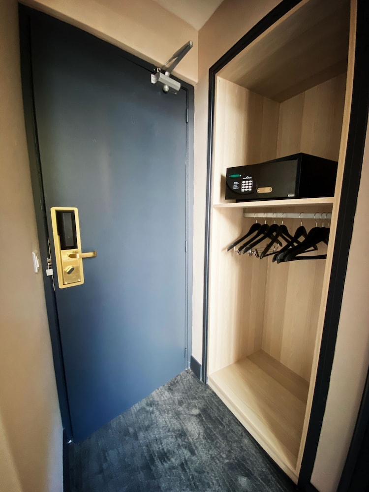 Superior Double or Twin Room, Balcony - Photo 2