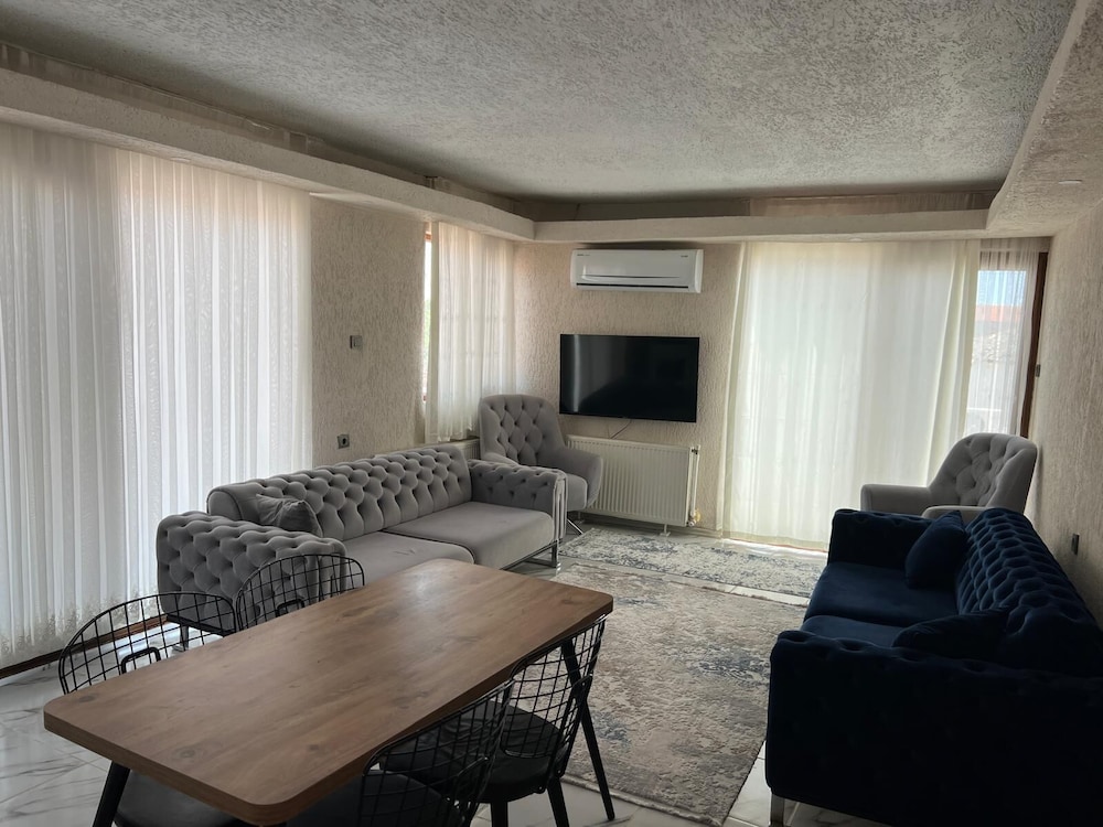 Family House photo 1