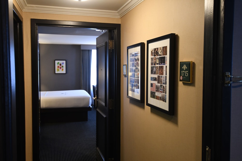 Superior Suite, 1 Bedroom - Photo 6