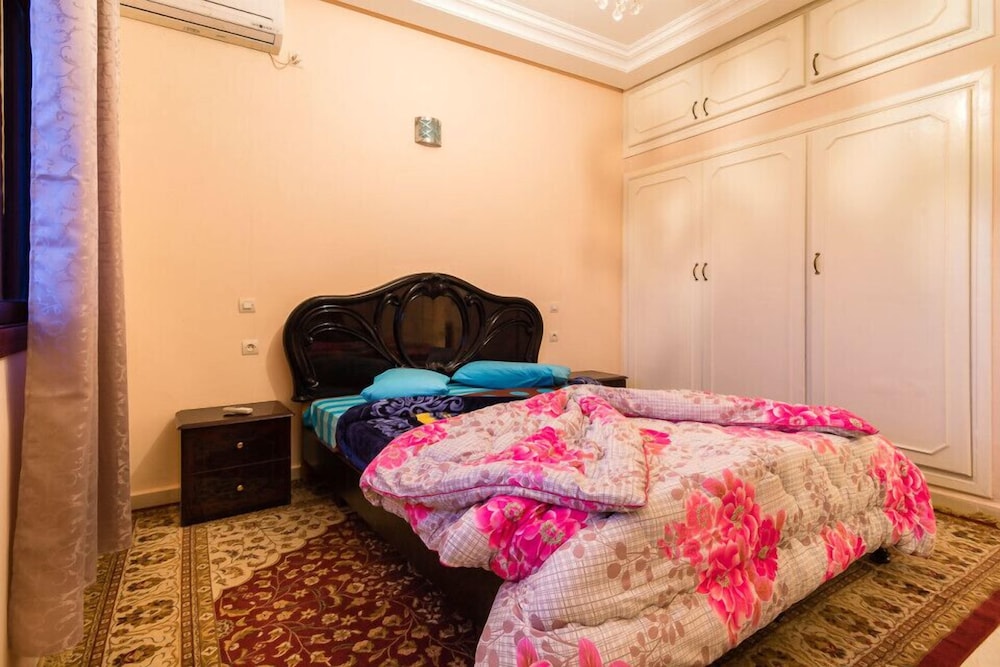 Comfort Apartment, 3 Bedrooms photo 2