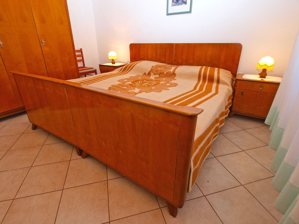 Apartment, 1 Bedroom (325/10935)