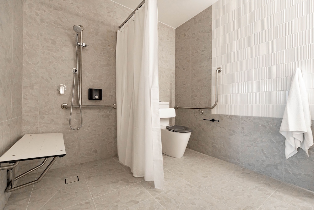 Accessible Queen Room