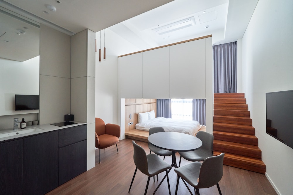 Elite Studio Suite